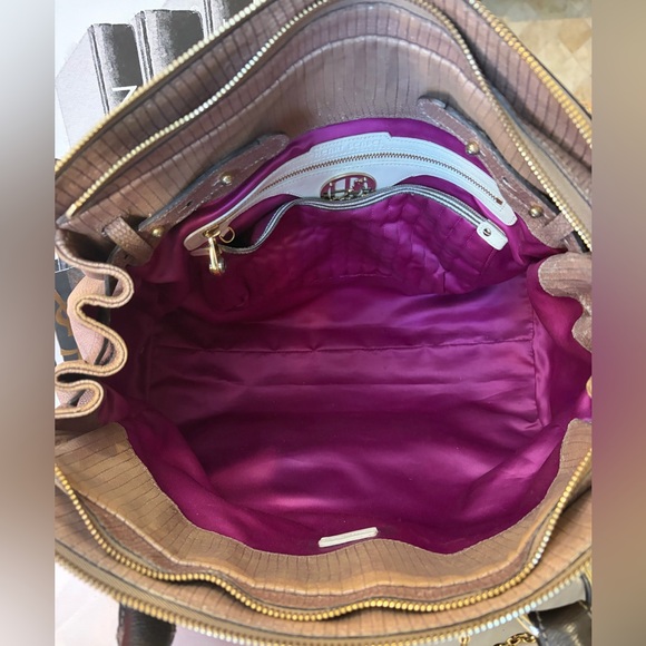 HENRI BENDEL 3/fer Emboss Leather Satchel “LADY WALKING DOG” & NWT Large Key Fob - Picture 8 of 16